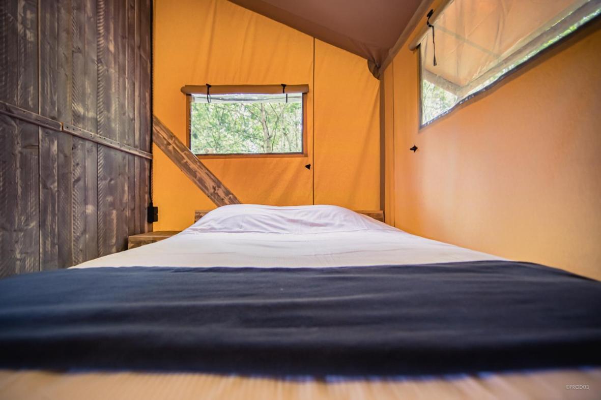 Tente Lodge Jacuzzi Privatif En Pleine Nature Thiel-sur-Acolin Esterno foto