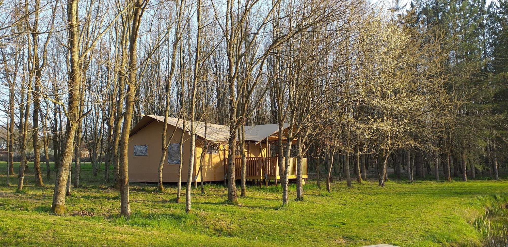 Tente Lodge Jacuzzi Privatif En Pleine Nature Thiel-sur-Acolin Esterno foto