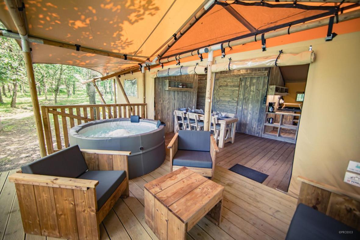Tente Lodge Jacuzzi Privatif En Pleine Nature Thiel-sur-Acolin Esterno foto
